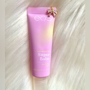 eos Super Balm Birthday Cake With bow charm